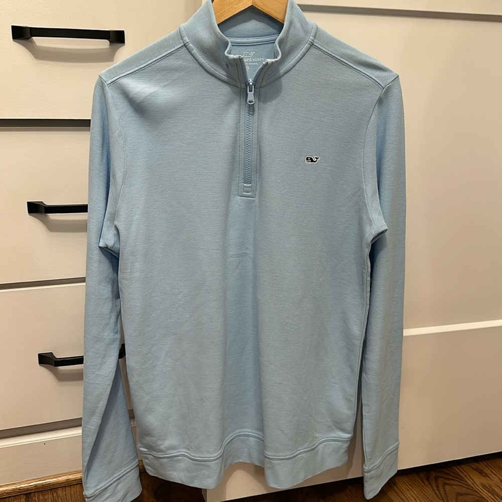 Vineyard Vines- boys XL (18) 1/4 zip in light blue- New without tags